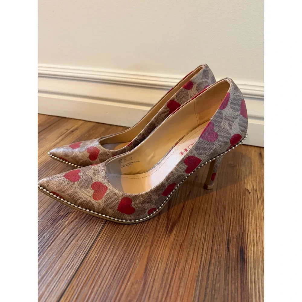 COACH Waverly Pump in Electric Red  Beaded chain Size 8.5